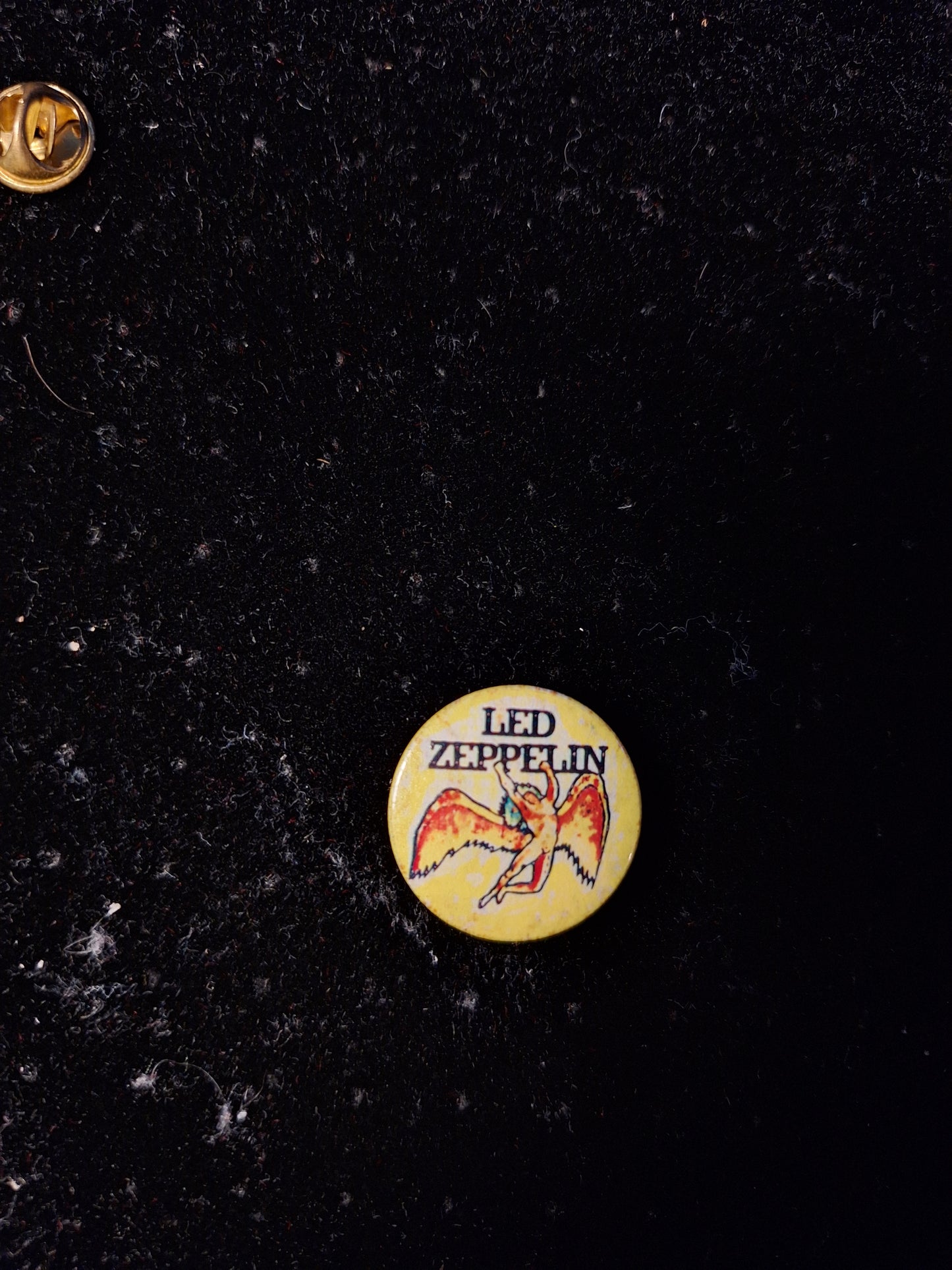 Led zeppelin button