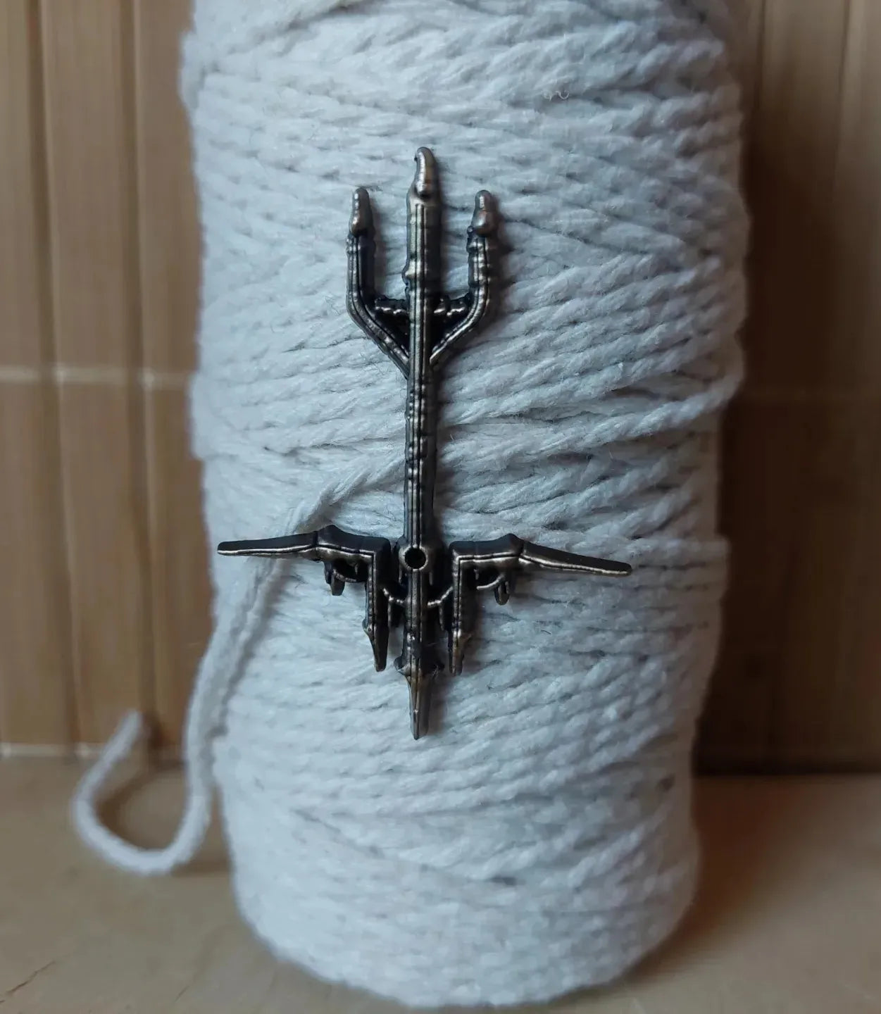 Thy light pin and patch set