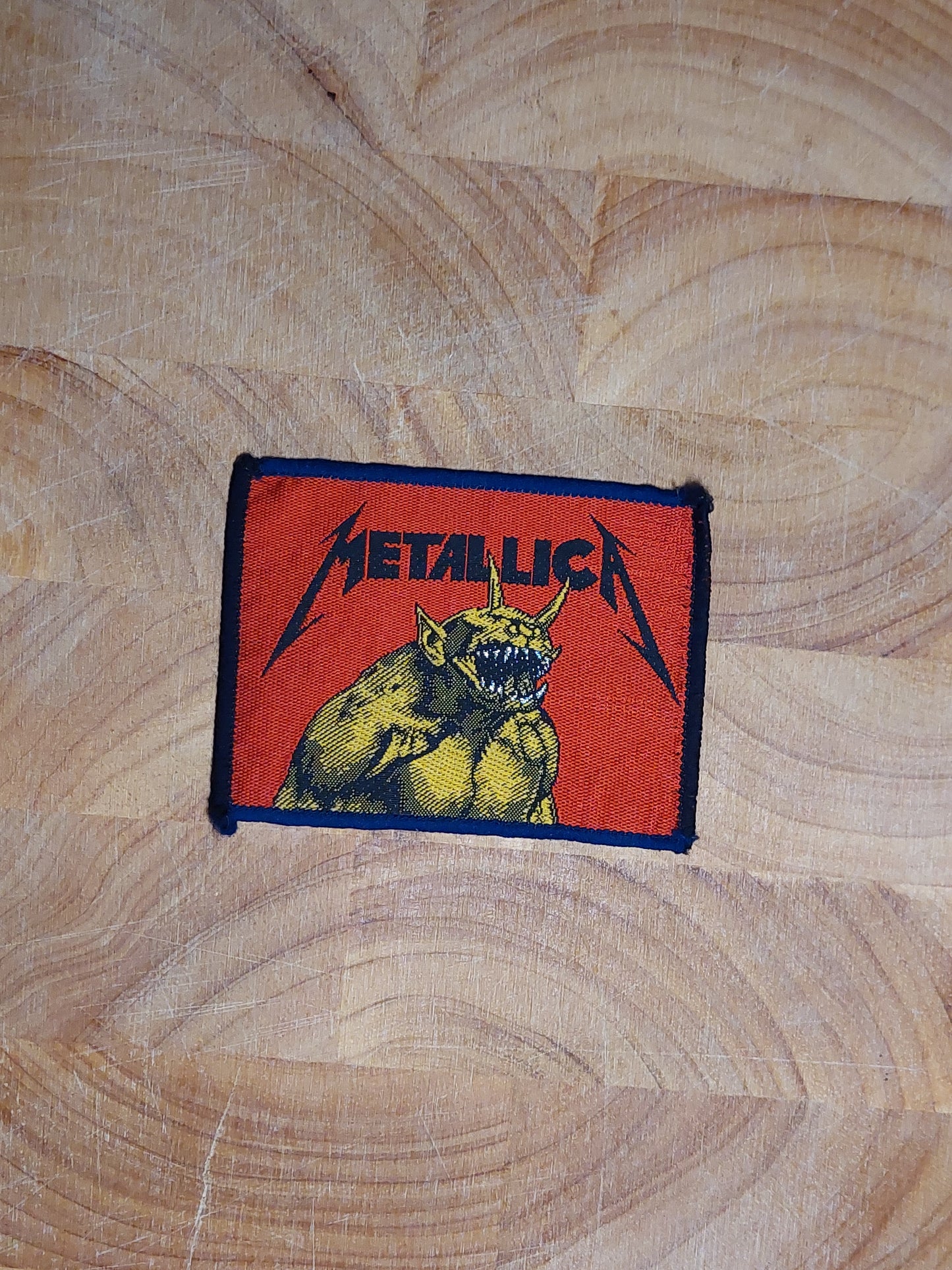 Metallica jump in the fire blue border