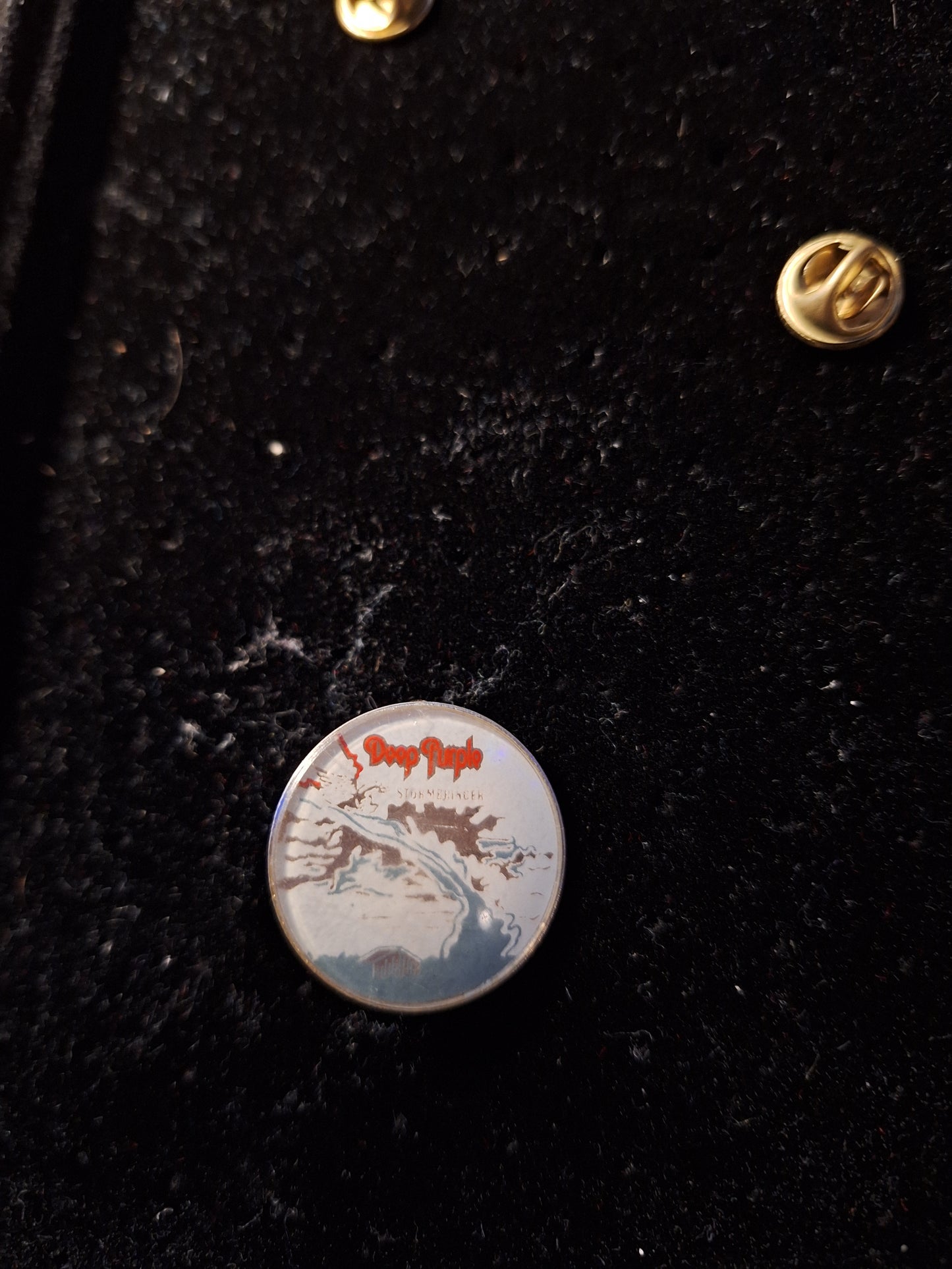 Deep purple badge