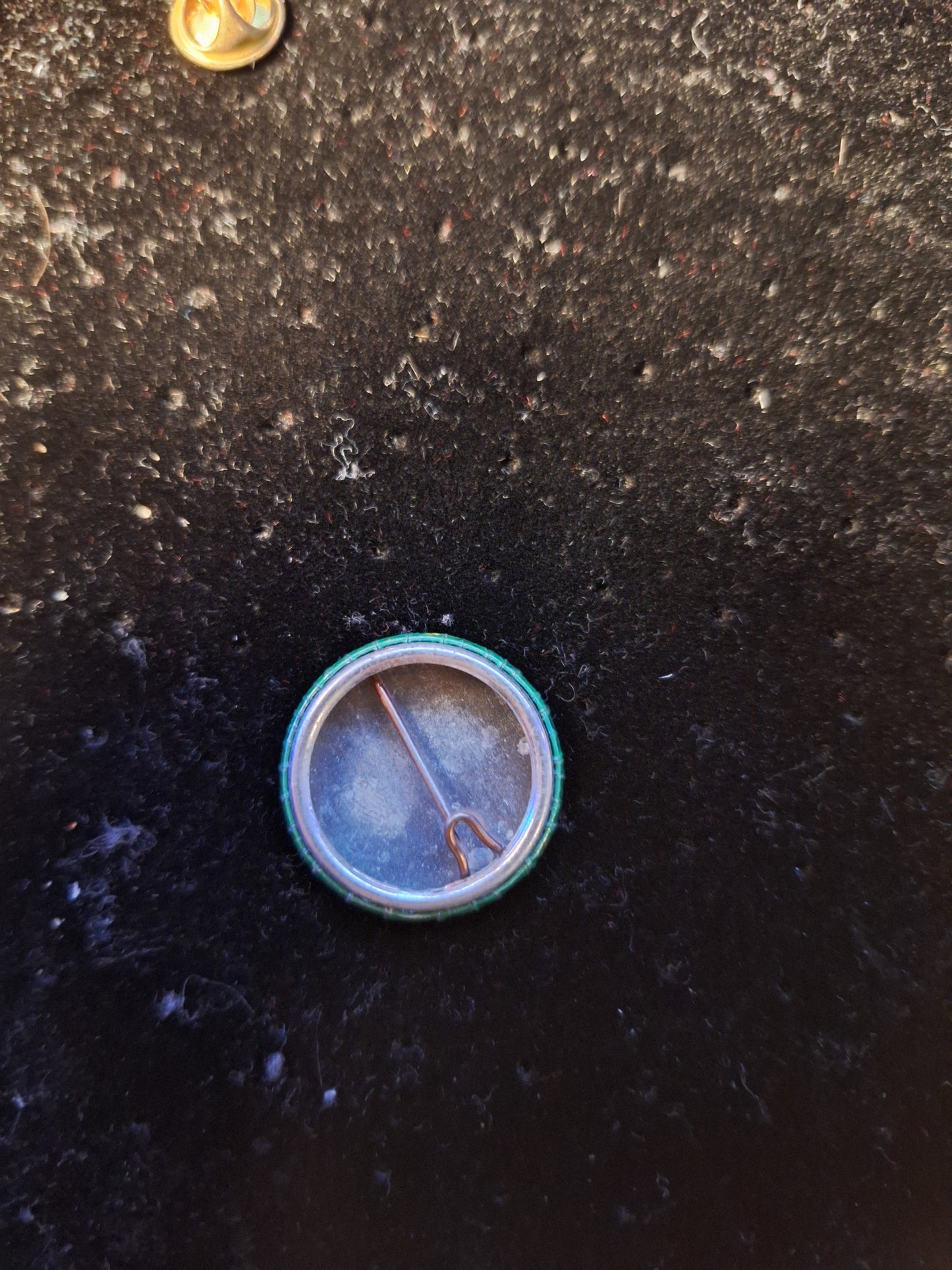 Kiss button 2