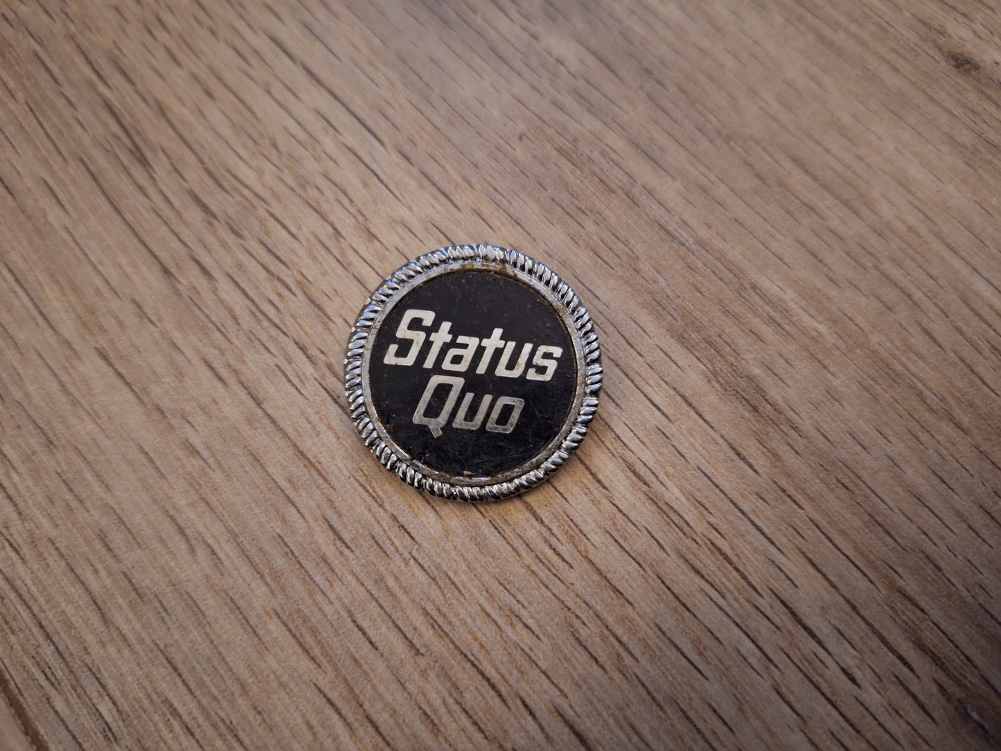Status quo badge package